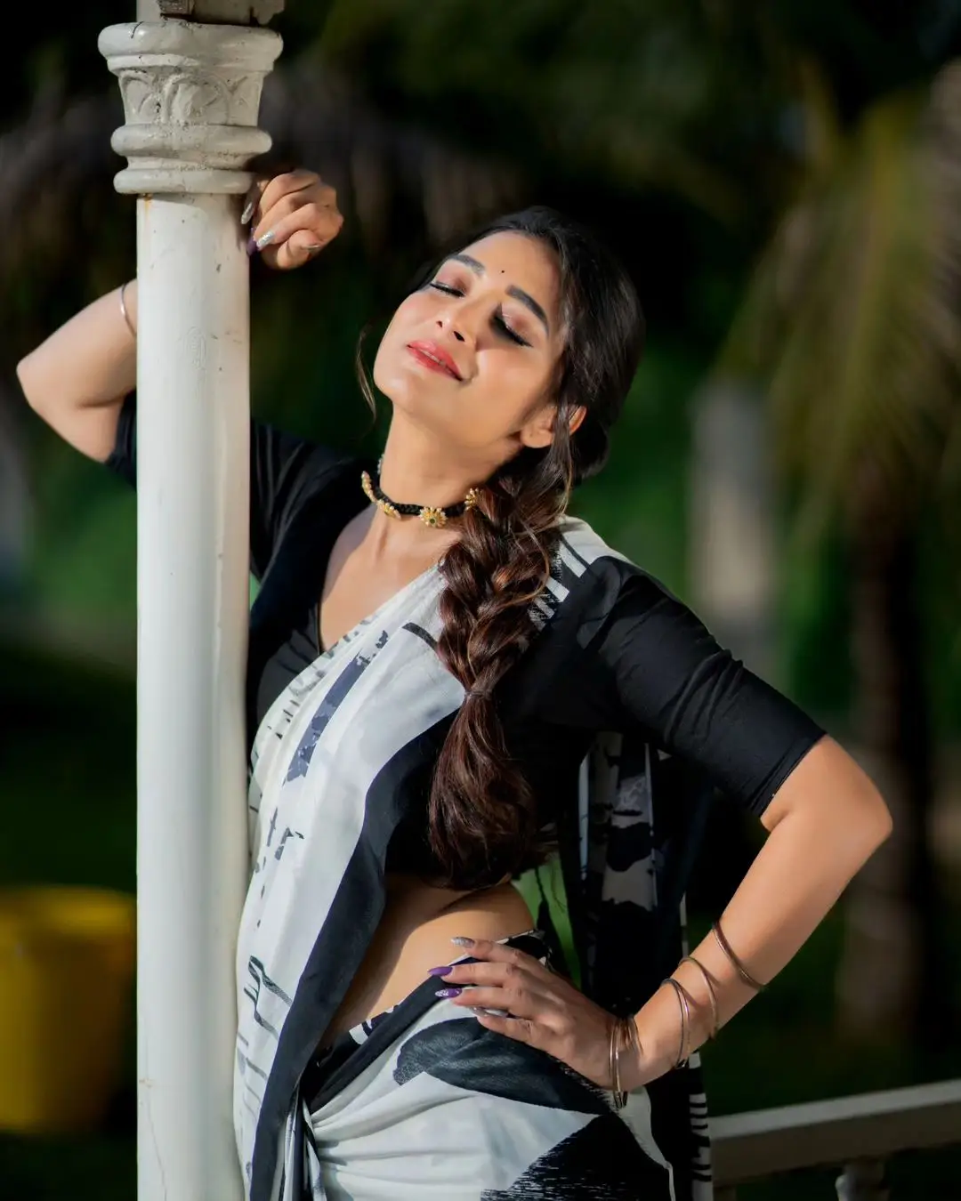 ETV Actress Bhanu Sri in Beautiful Black Saree Blouse